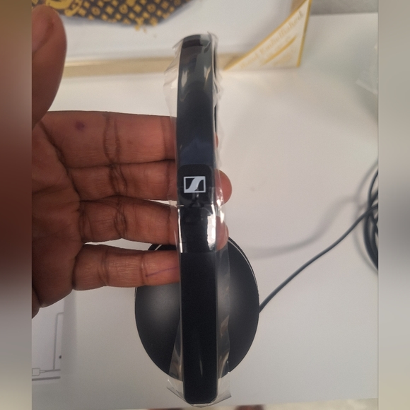 Sennheiser PC 8.2 USB On-Ear Headset With In-Line Volume Control - New - Picture 2 of 5
